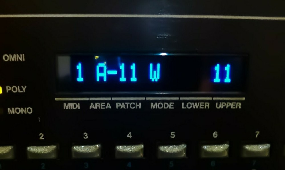 Roland MKS-80 Custom OLED Display !