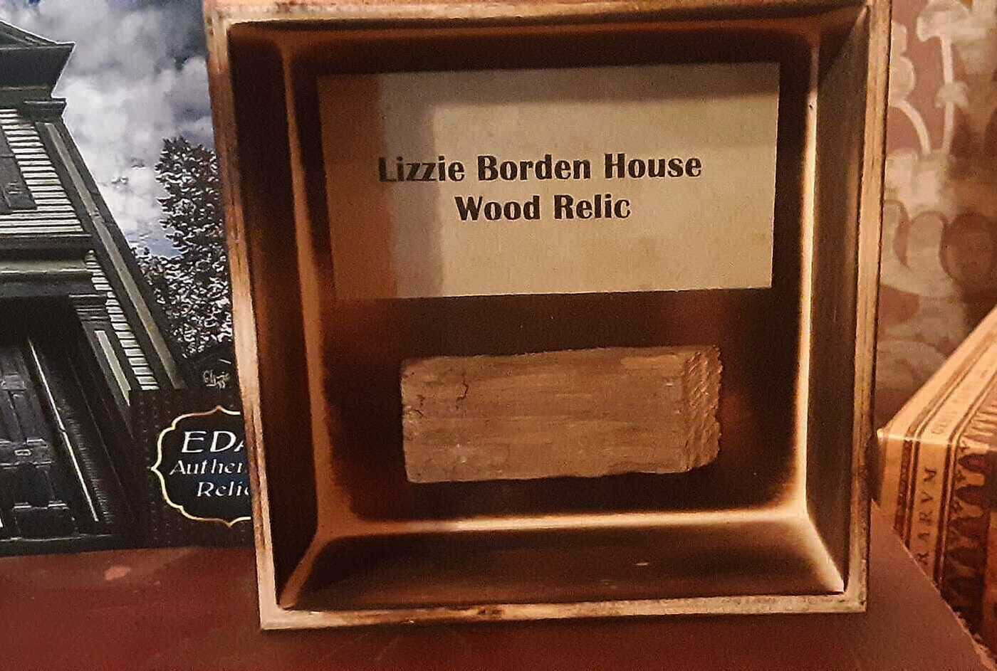 LIZZIE BORDEN HOUSE Wood Relic Certificate Authenticity Ax Murder Haunted Relic