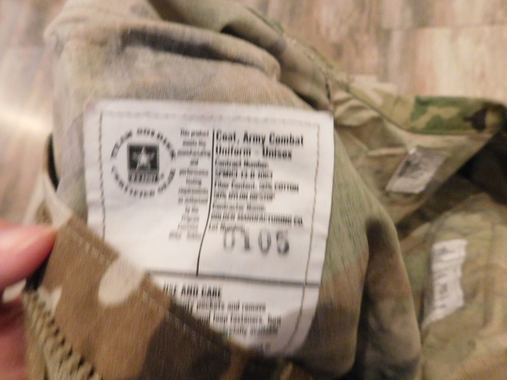 US ARMY OCP COAT SIZE LARGE - SHORT