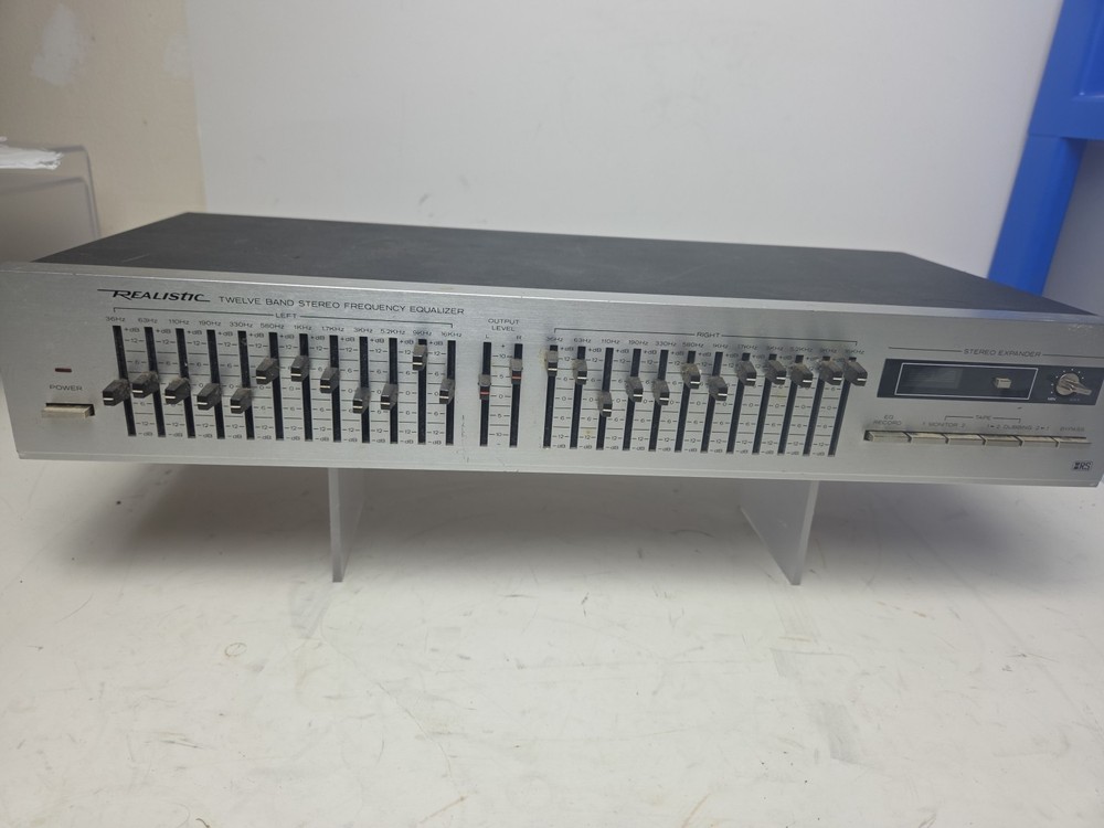Realistic 12 Band Stereo Frequency Equalizer 31-2009