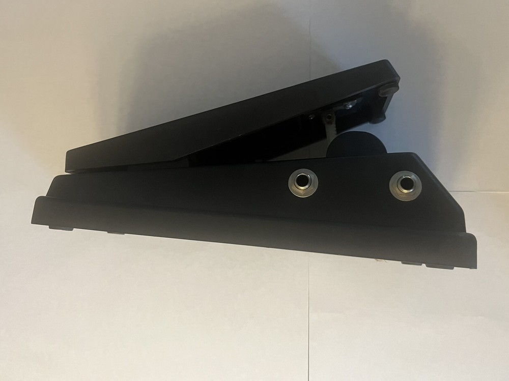 MPM VP 26 Volume Pedal 4 Inputs