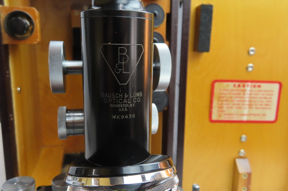 BAUSCH & LOMB Student MICROSCOPE WK9436 w/Case Extra Eyepices