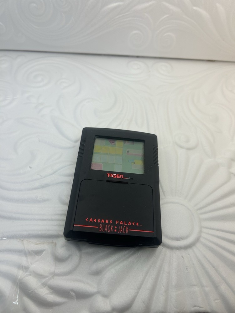 Tiger Electronics 1994 Caesars Palace Black Jack Electronic LCD Game( Works)