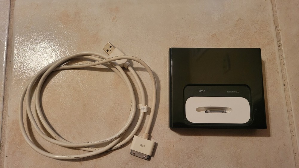 Philips IPOD Base and Cable