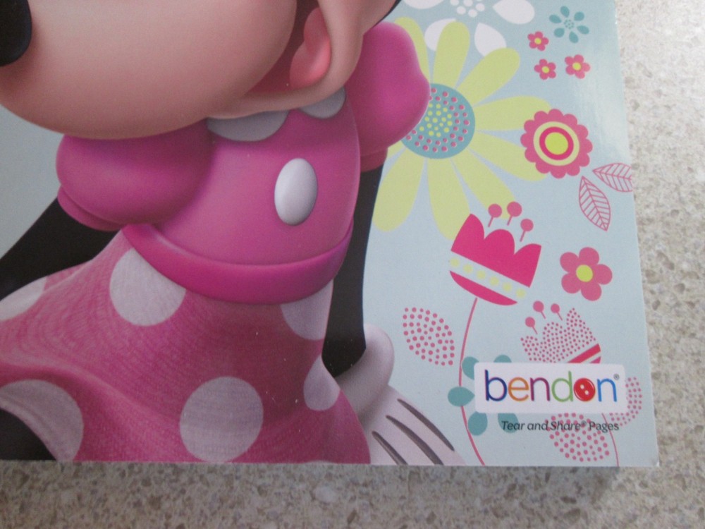 Disney's Minnie Mouse Gigantic Activity Book