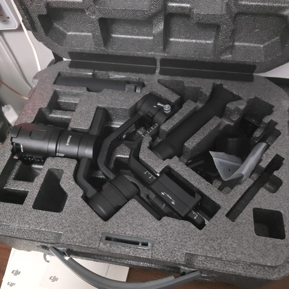 DJI Ronin-S Essentials Camera Stabilizer Kit (CP.RN.00000033.01)