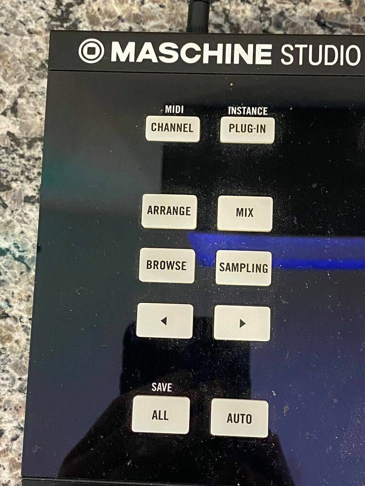 Native Instruments Maschine Studio Black - For Parts - Registered to unknown acc