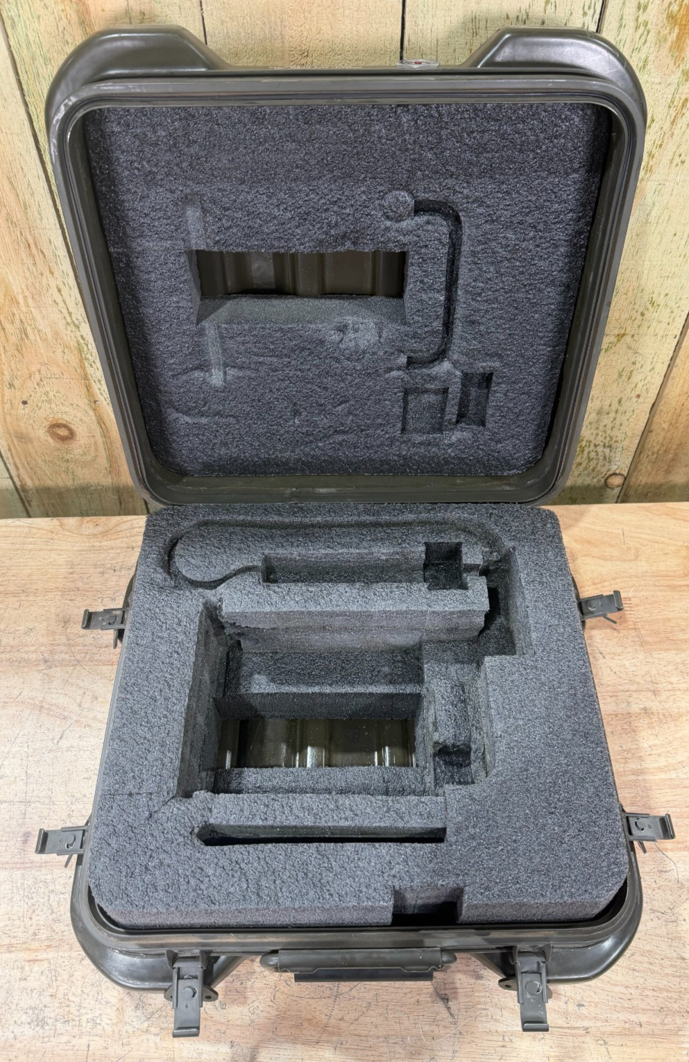 Thermodyne Storage Case 17x15x9.5" Military Waterproof Footlocker Hardigg