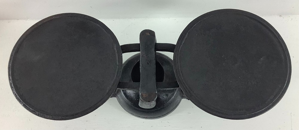 Vintage Metal Weight Scale