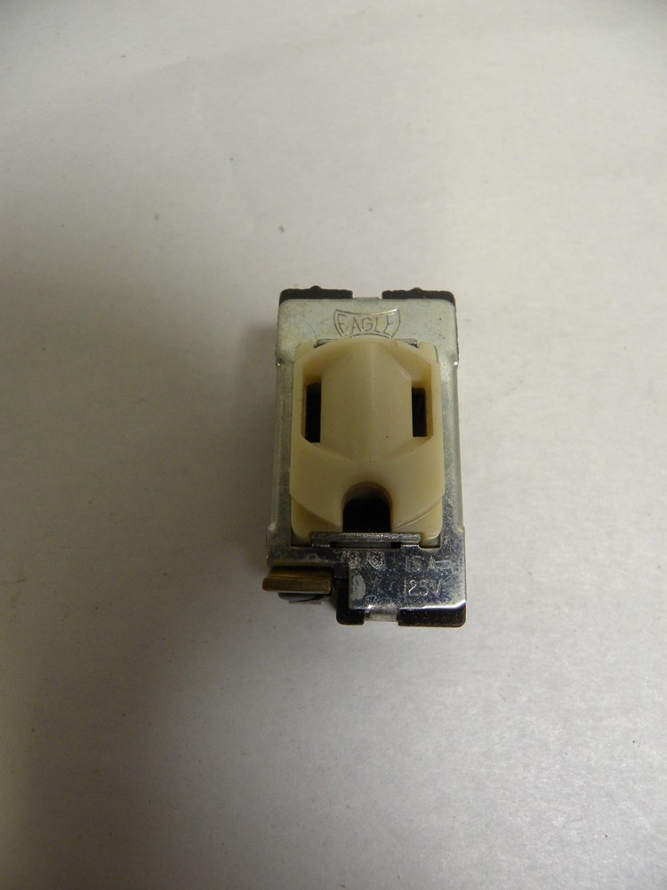 NOS Vintage Ivory Eagle No. 967 Interchangeable U-Ground Receptacle Plug (A3)