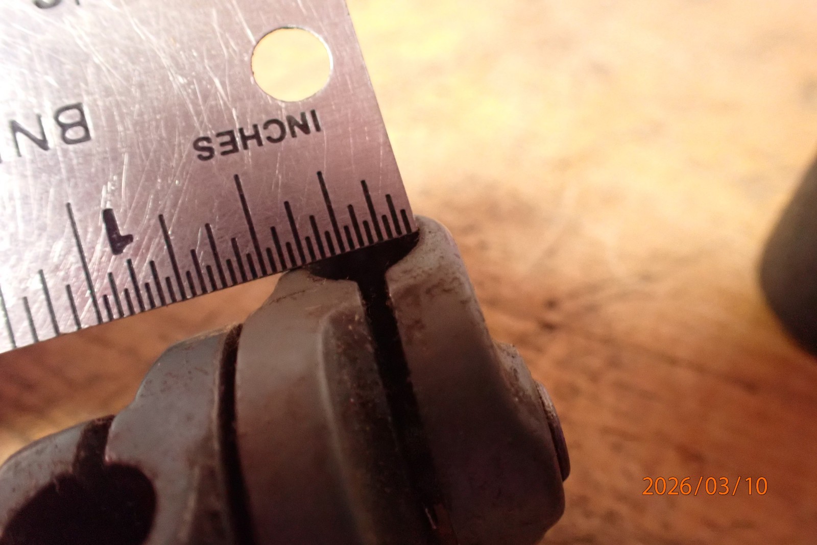 PILE OF BROWN AND SHARPE STARRETT OTHER DIAL INDICATOR ARMS SWIVEL BRACKETS PART