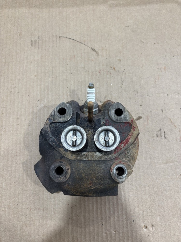 3-5 HP IHC LA LB Engine Cylinder Head
