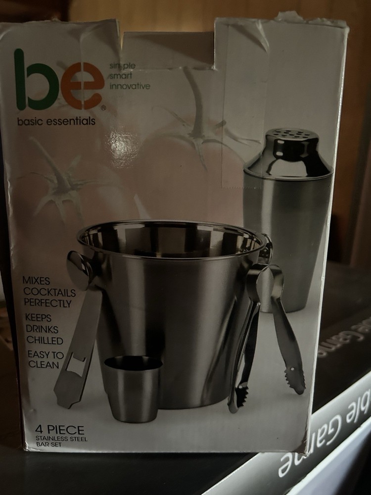 B.E Basic essentials 4 Piece Stainless steel bar set ~ new in box