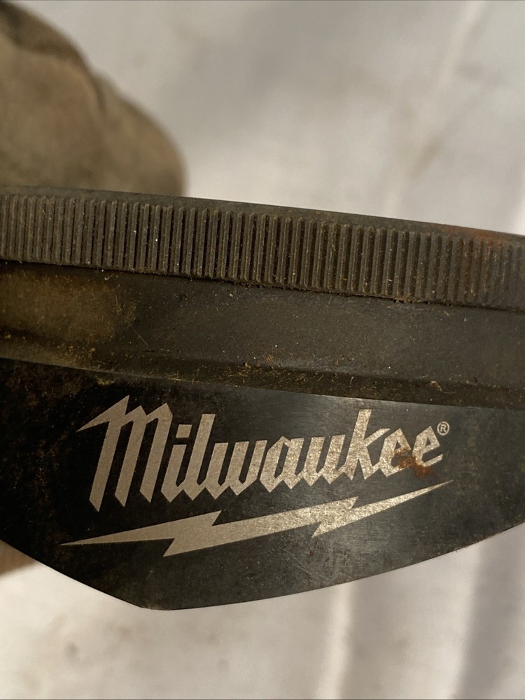 Milwaukee EXACT 3-1/2" Knockout Punch