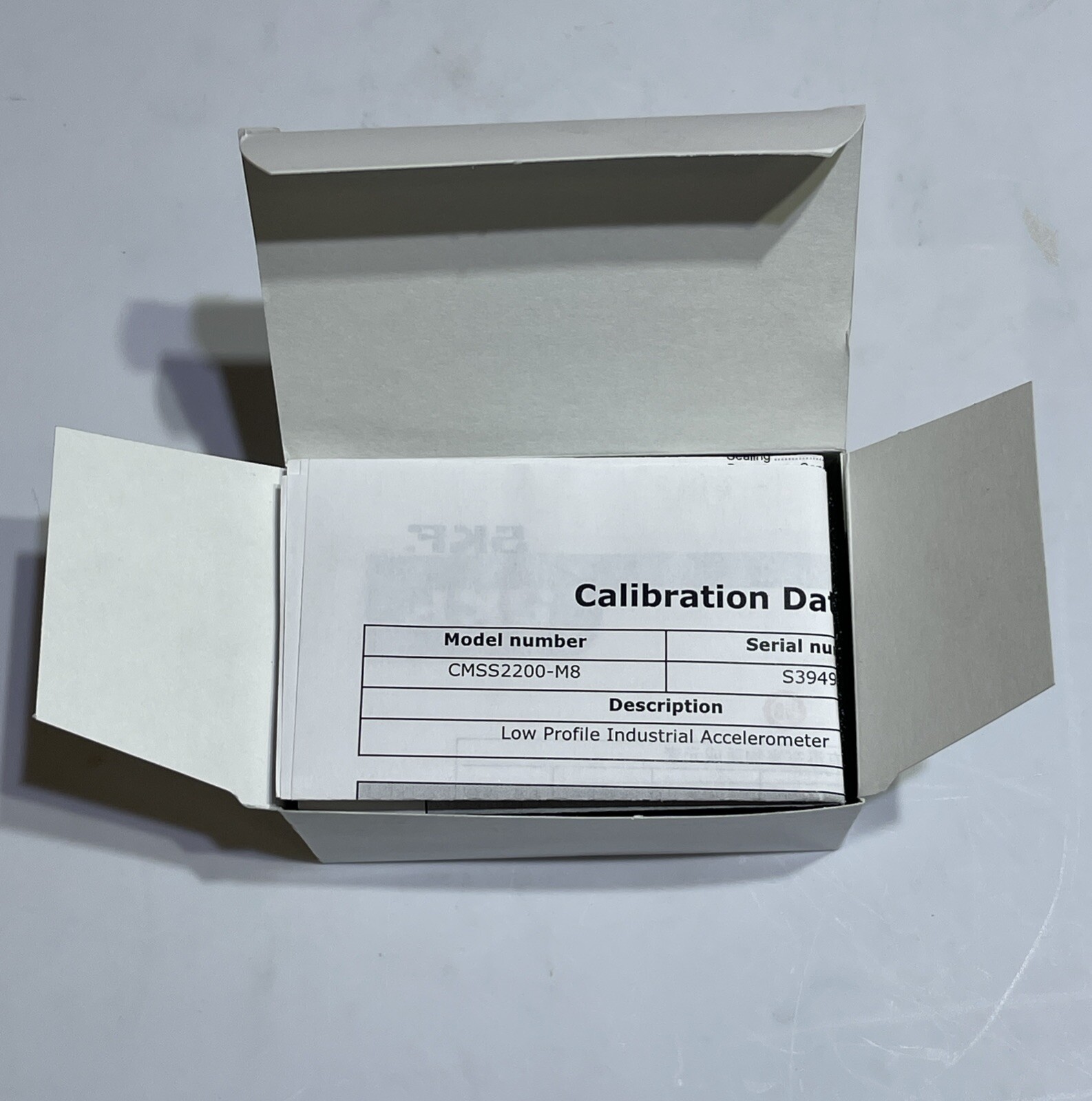 SKF CMSS 2200-M8 Industrial Accelerometer with Side Exit Calibration Certificate