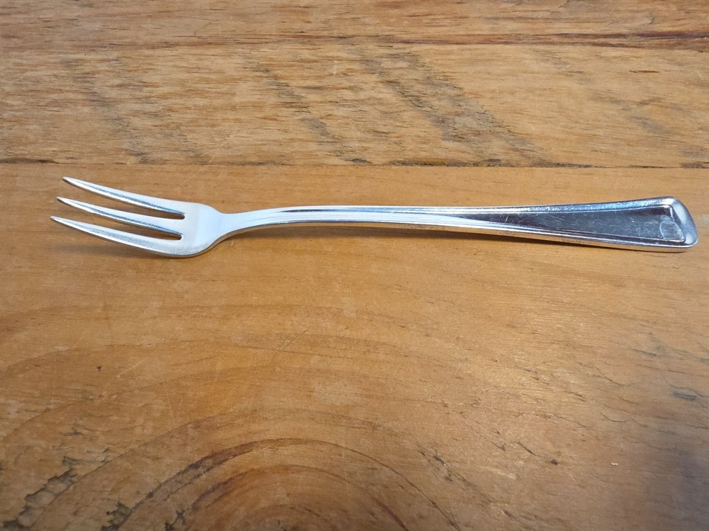 6 IS Gramercy Pattern Silverplate Cocktail Forks VICTORS. CO. AI