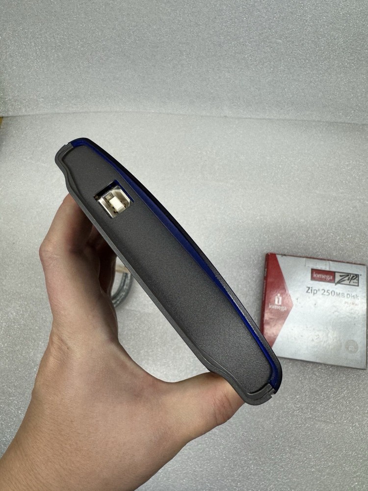 iOmega Zip 250 250MB (USB Powered) PC & Mac External Zip Drive Bundle - Working!