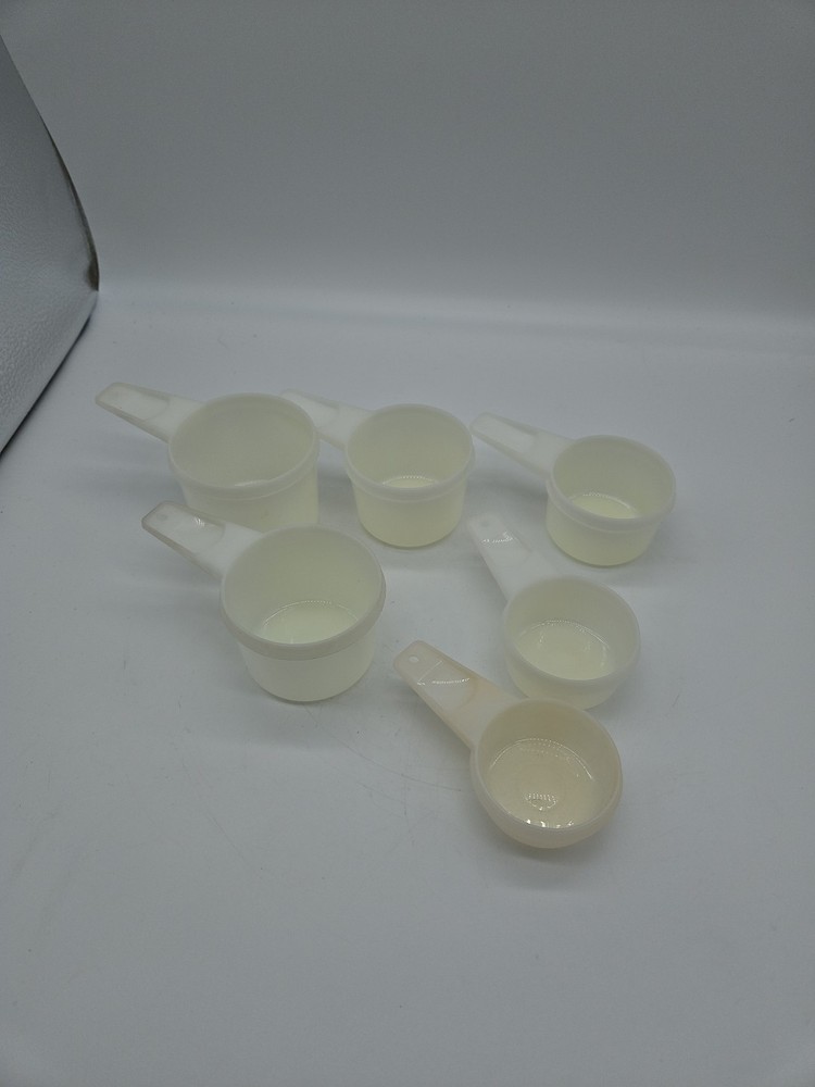 Vintage Tupperware White Measuring Cups