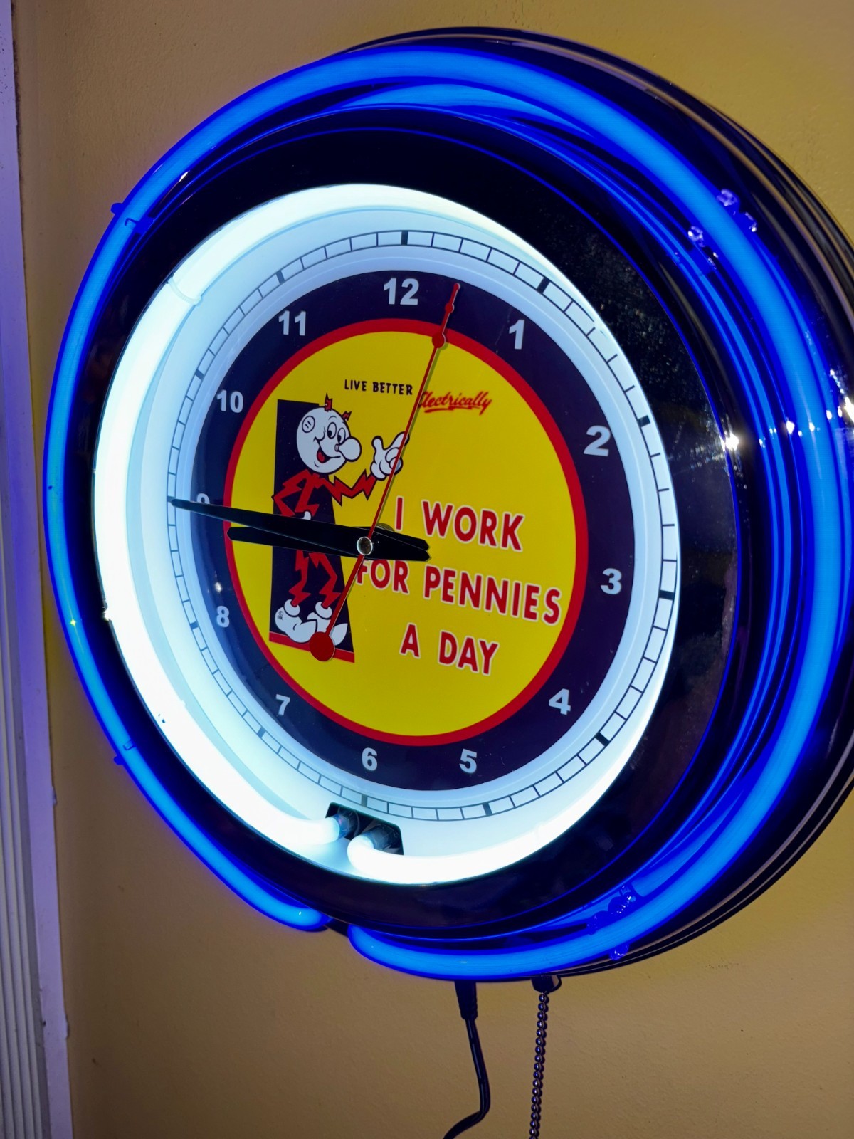 Reddy Kilowatt Sparky Electrician Garage Bar Man Cave Neon Adverting Clock Sign