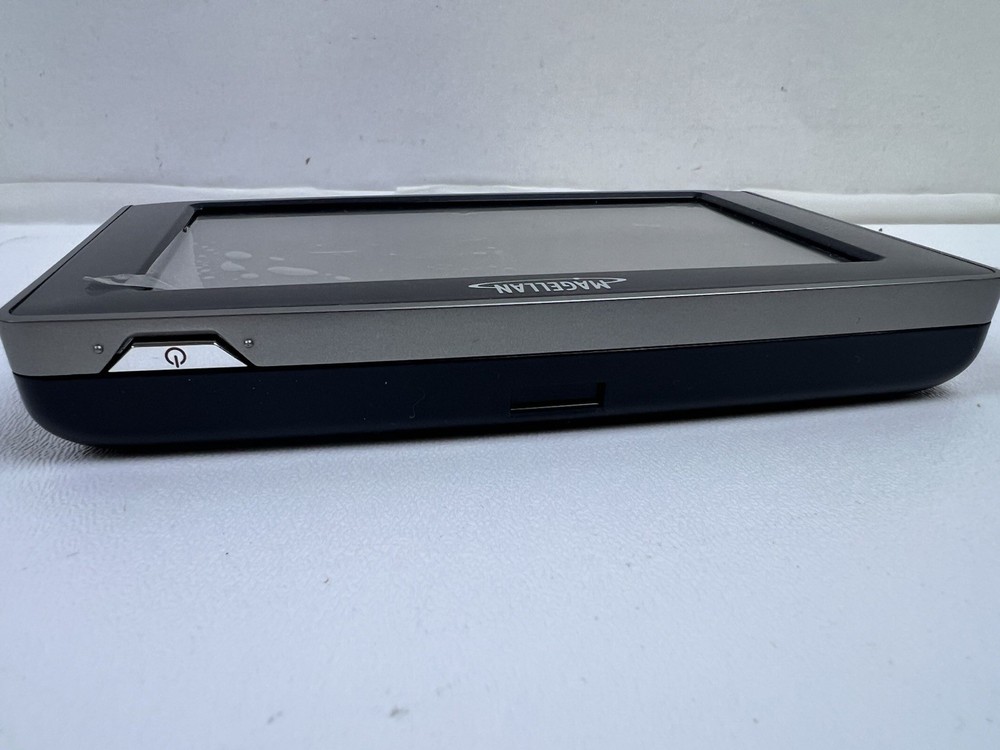 Magellan Maestro 5310 GPS Navigation Bundle + Cables + Accessories READ!