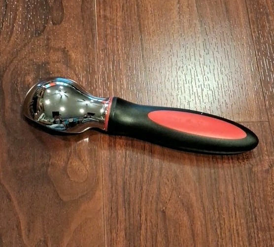 TUPPERWARE Ice Cream Scoop Mold #5472A-2