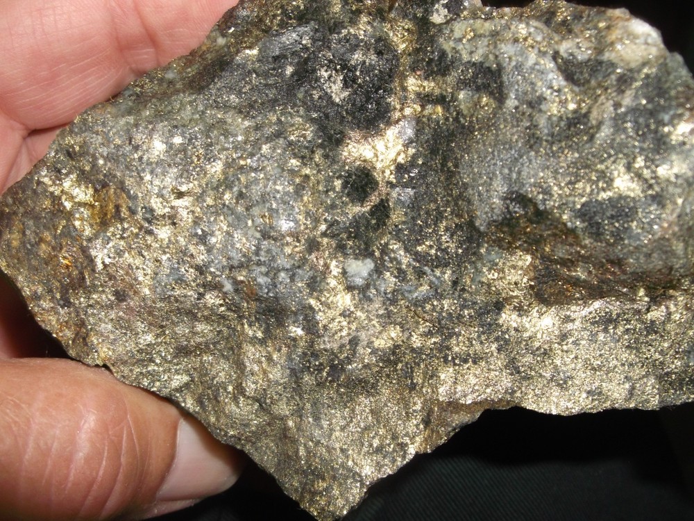 Gold, silver, copper, 686 grams samples ,ore high grade .