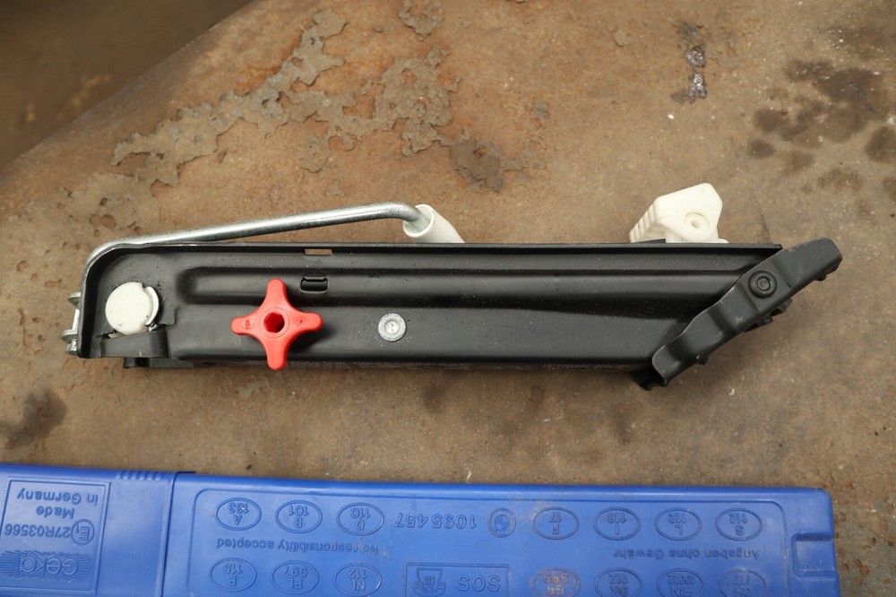 BMW E46 COUPE M SPORT BOOT TOOL KIT JACK CHOCK WARNING TRIANGLE