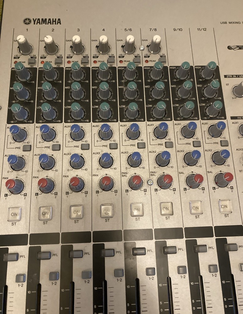 Yamaha USB Mixing Studio MW12 with Instruction Manual, Untested, No Cords