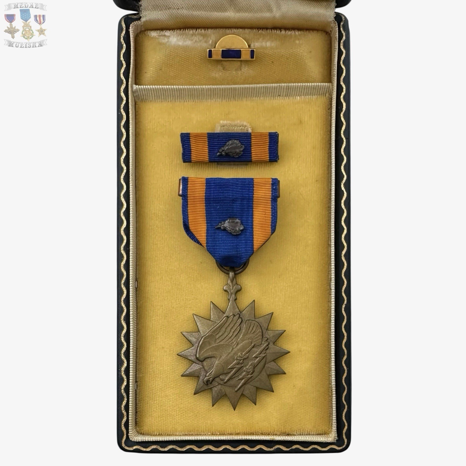 WWII ARMY AIR CORPS AIR MEDAL RIBBON BAR LAPEL PIN CASE OAK LEAF CLUSTERS WW2