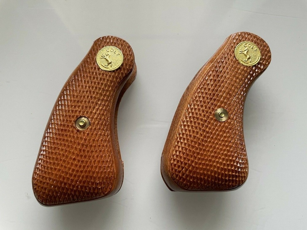 HANDLE GRIPS FOR COLT D FRAME SHORT SQUARE BUTT DETECTIVE DIAMOND BACK CHECKERED