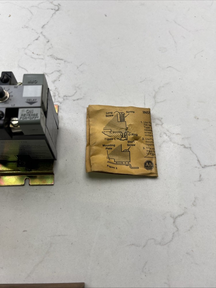 ALLEN BRADLEY 852S-NSA SOLID STATE TIMING MODULE 300 VAC SERIES G NIB