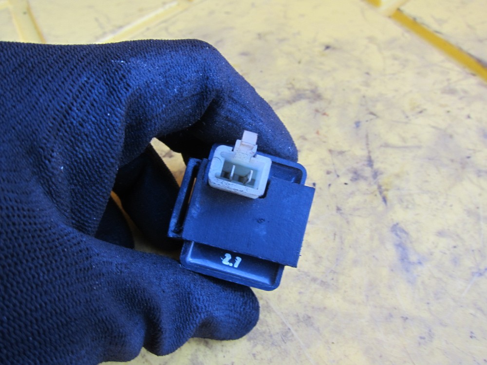 1995 Suzuki GS500 E OEM RELAY