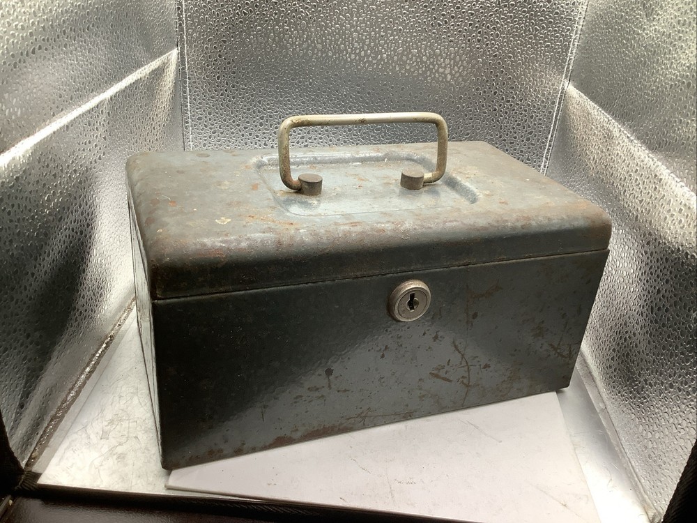 Vintage CRAFTSMAN 1950’s Small Metal Locking Tool Box