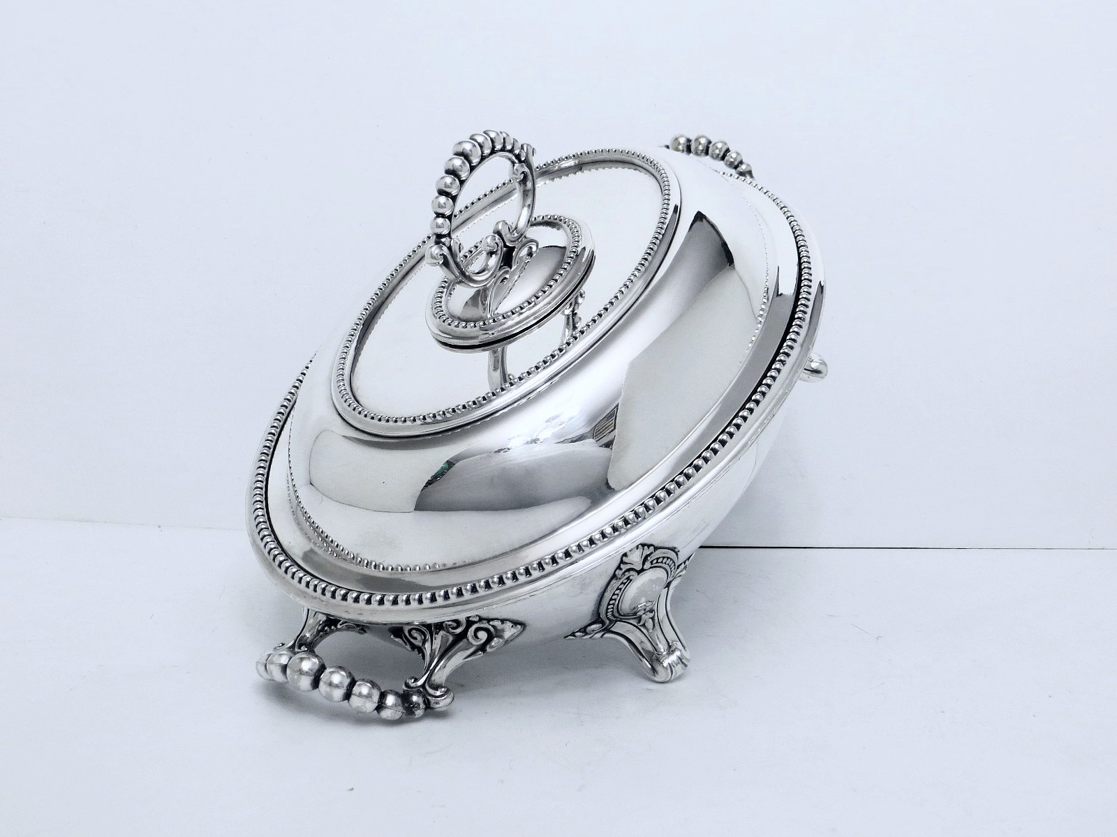 1860 MAPPIN BROTHERS LONDON BRIDGE AESTHETIC PEARLED WARMING SERVING DISH 14"