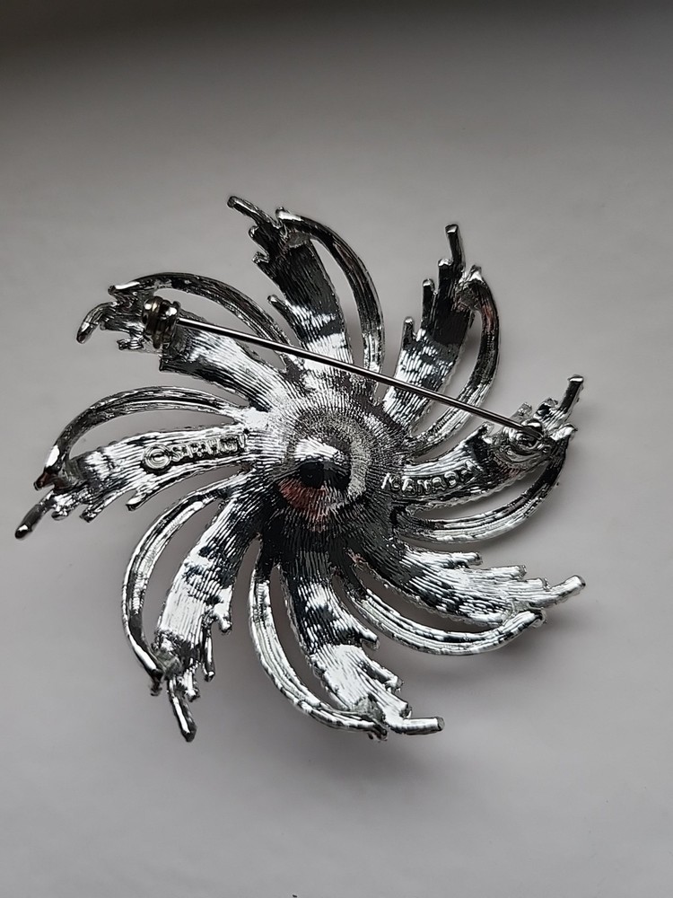 Beautiful Brooch From Canada Silver Tone