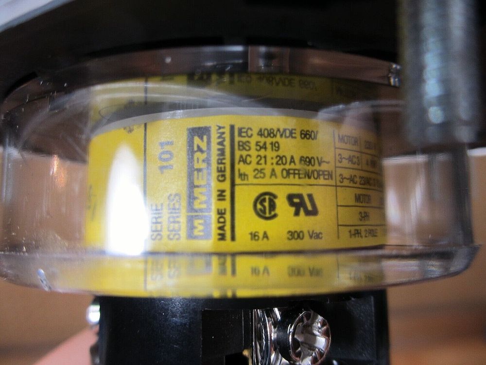 Merz 1036210135 *NEW* Single Phase Switch Motor Control