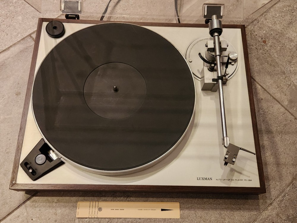 Luxman PD 284 Turntable