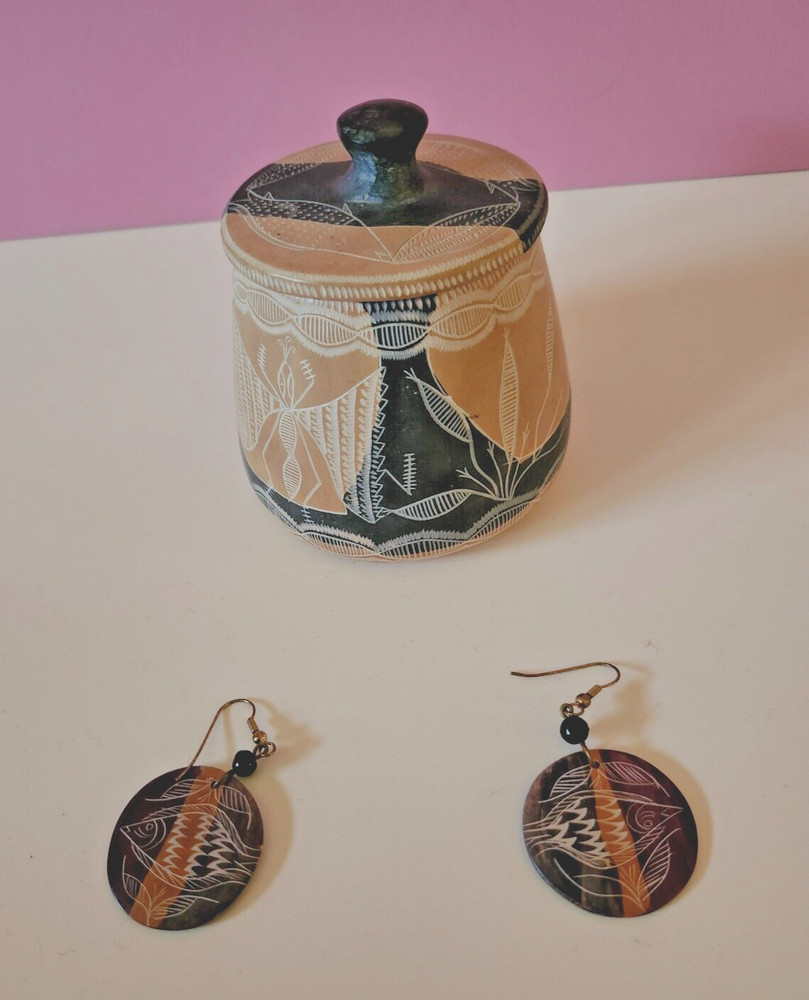 Brown Sgraffito Ceramic Lidded Box With Earrings