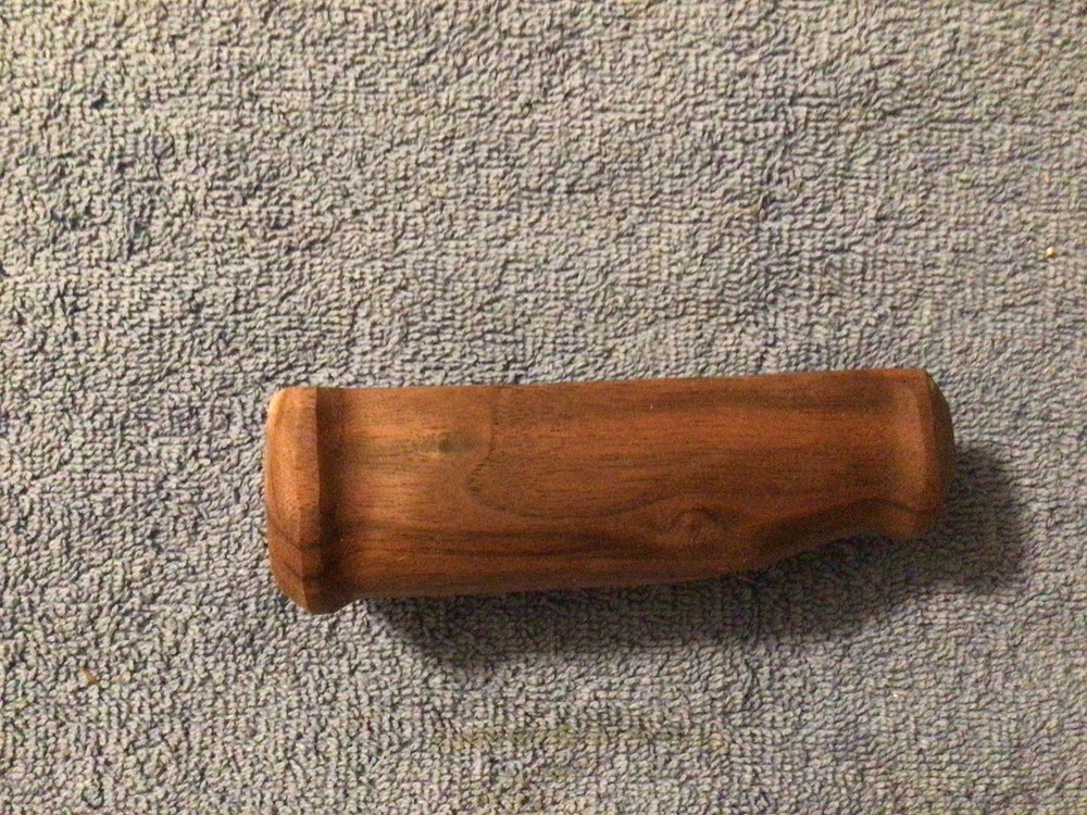 Colt Lightning .22 Deluxe Forend Walnut Repro