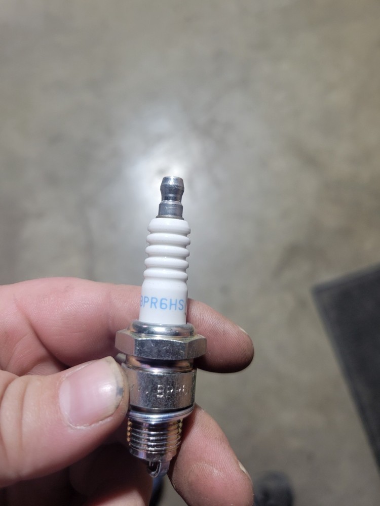 NGK Spark Plugs BPR6HS   7022