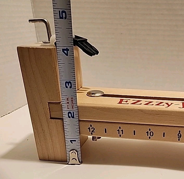 (New) Ezzzy Jig Parachute Bracelet Maker