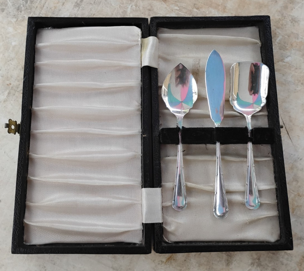 Sweet Antique 19th C Silver Plated 3-pc Dessert Serving Set Storage Case