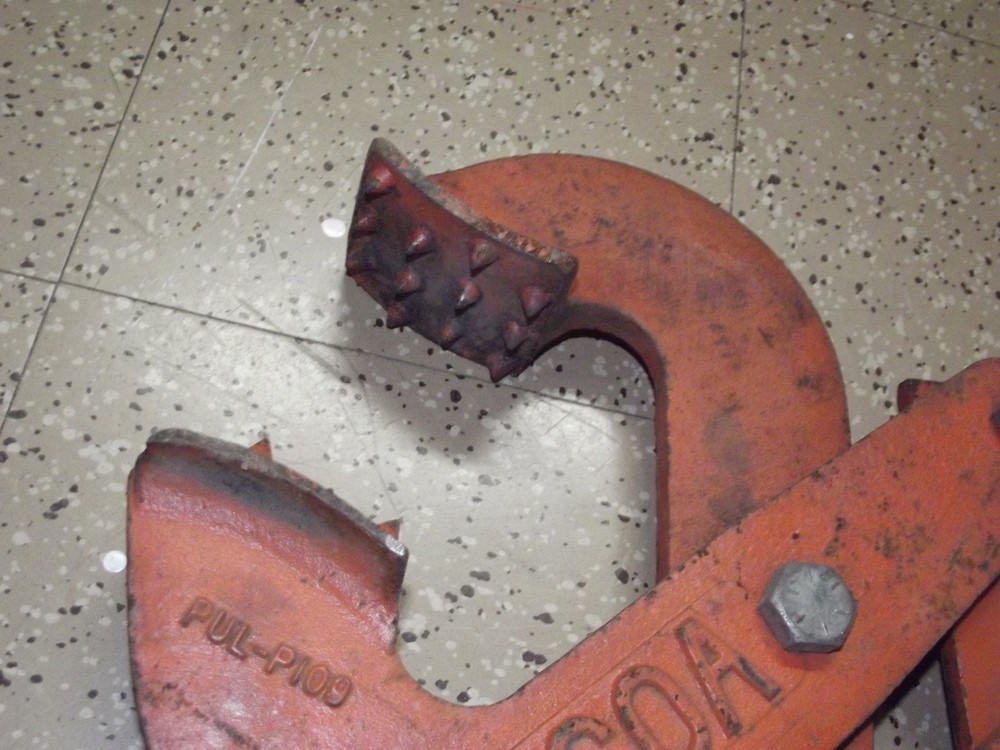 ECOA Pallet Puller Clamp