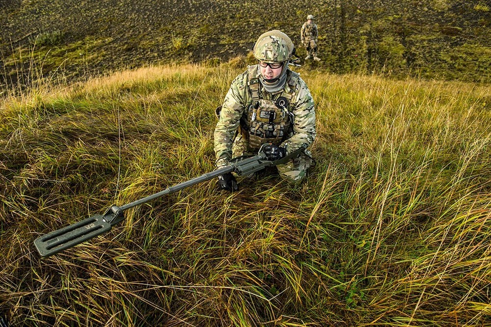 USGI CEIA CMD V2.00 Light Weight Metal Detector