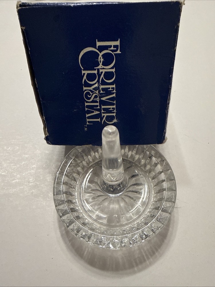 FOREVER CRYSTAL RINGHOLDER New