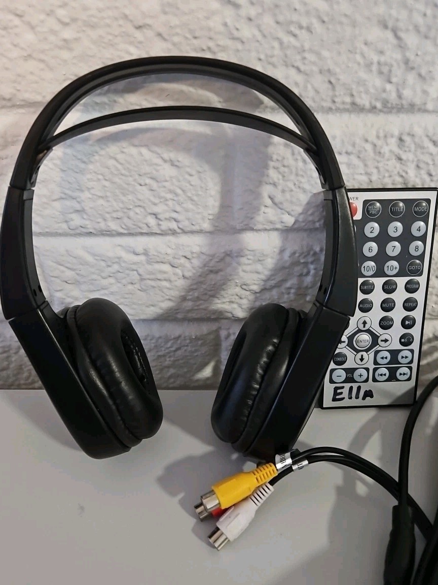 Audiovox MTG AVXMTGHR9HD 9" Headrest Monitor DVD HDMI, USB, Wireless Headphones