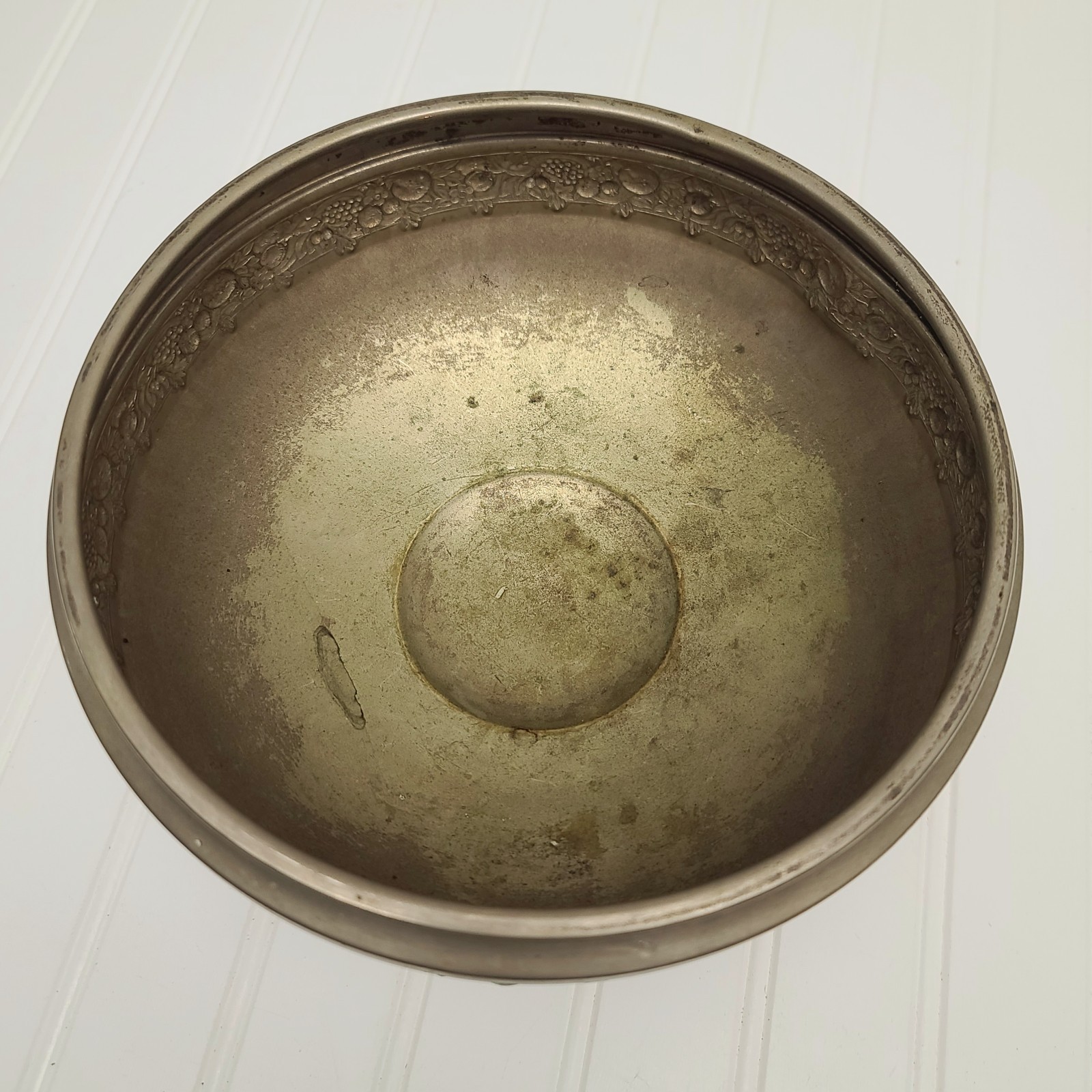 Vintage Silverplate Embossed Fruits Pedestal Centerpiece Bowl J&F Crown EPNS 9"