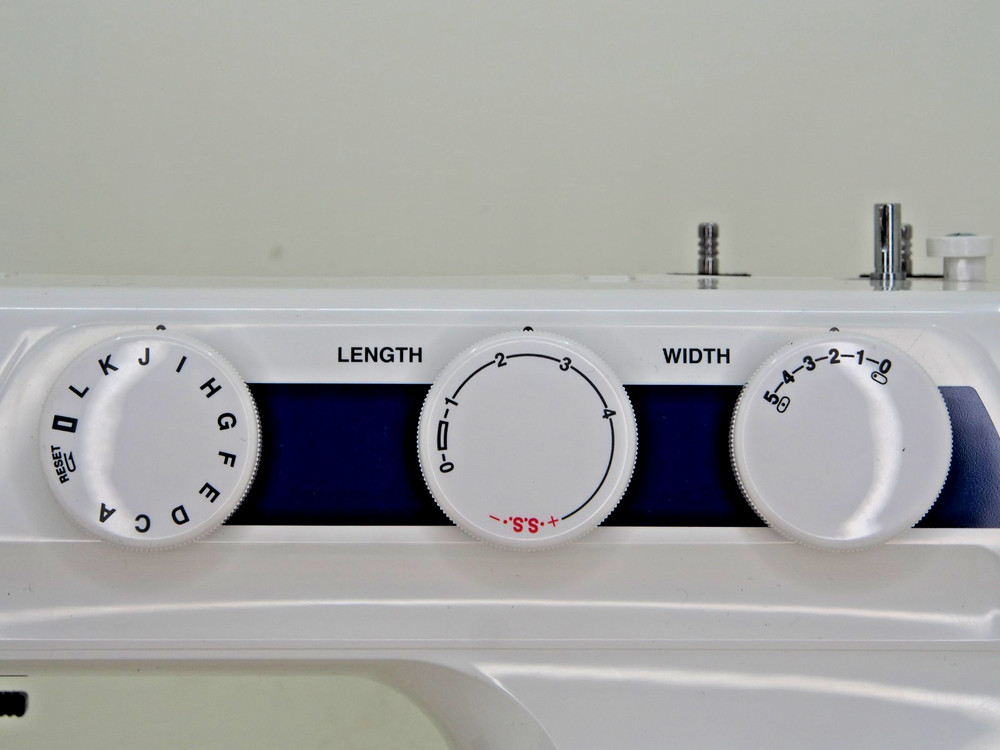 Janome 2222 Sewing Machine