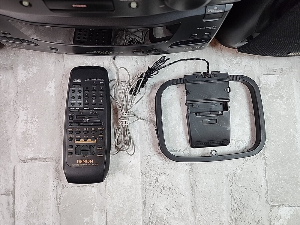 Denon D-1000 Personal Component Compact HiFi System 3 Disc CD Cassette *READ*