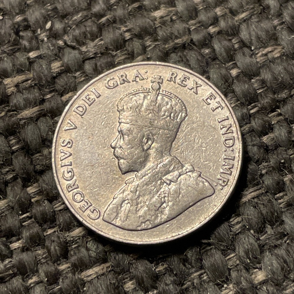 1933 Canada 5 Cents Nickel.